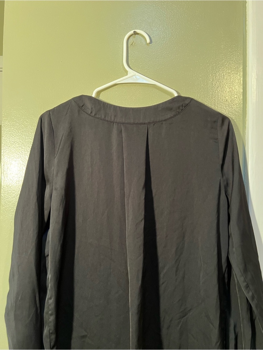 Apt. 9 Women's Size Small Tunic Top Blouse Black V-Neck Rhinestones Beaded Neck - Picture 9 of 12